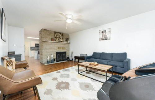 Epic Indoor Pool w/slide & hot tub close to beach - Foto 12