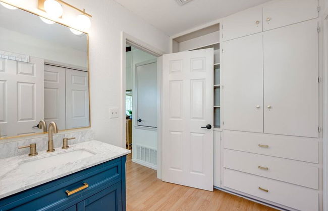 4 2 wow 180 Lake Views hot tub Pickleball Tennis POA Court EV Charger Wheelchair Ramp POA Pool - Foto 52