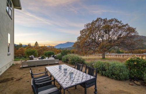 Starry Oak Vineyard Retreat w Hot Tub - Foto 34