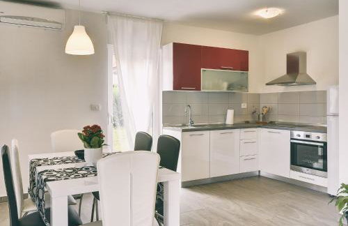 Detached Villa With Pool and Large Garden in Quiet Area Near the Sea - Foto 20