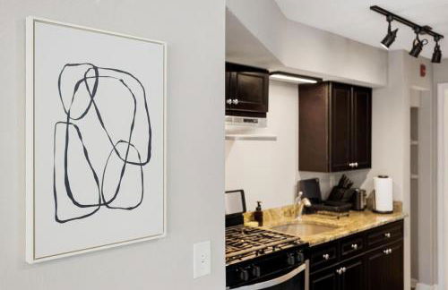 A Trendy Escape close to Downtown Peoria - Foto 12