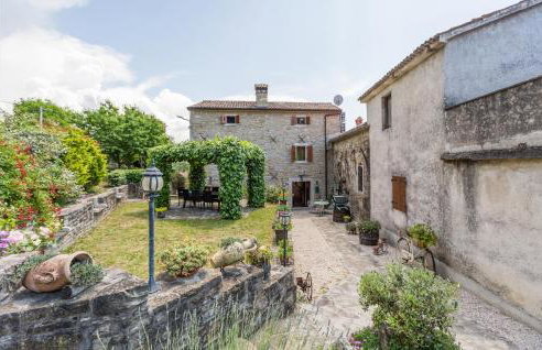 Beautiful Home In Buje With Wifi - Foto 1