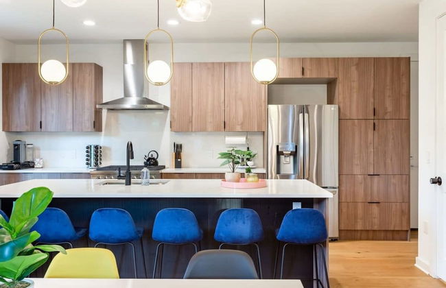 Hot Tub Time Machine Clubhouse DT 6 Min Drive - Photo 4