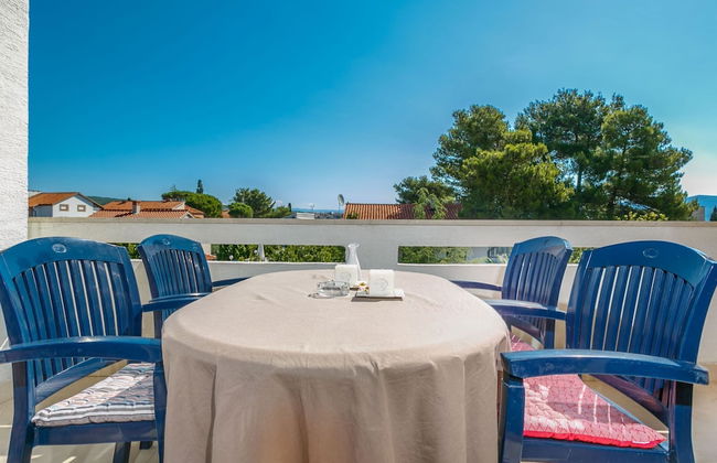 Classy and Modern Apartment With Terrace - Foto 11