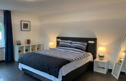 Preiswertes stilvolles Zimmer im privaten Haus mit großem schönem modernem Gemeinschaft Badenzimmer - Foto 26