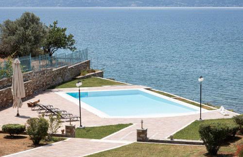 Eretria Luxurious Seafront Villa - Photo 20