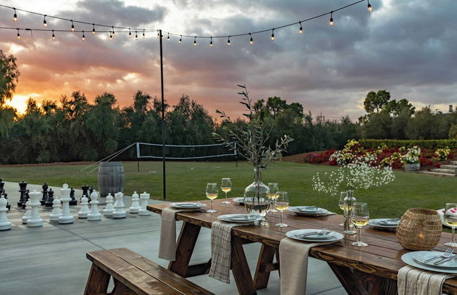 Wilson Creek Manor By Avantstay Sleeps 10! Amazing Estate w/ Pool & Game Room - Photo 43