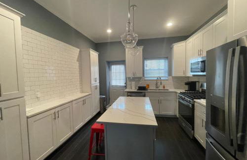 The Blue House! Modern+ Rooftop deck+ Parking - Foto 3