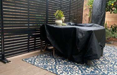 Cozy Sunfilled House with Deck Patio Garden - Foto 26