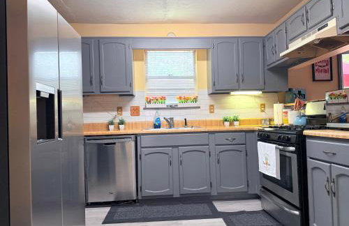 Large 3BR Home for Families and Work Stays With Fast WIFI - Foto 20