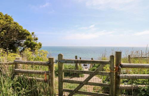 Beachcombers - Photo 33