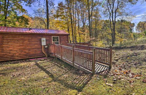 Rural Cabin Hideaway with Fire Pit and Mtn Views! - Foto 18