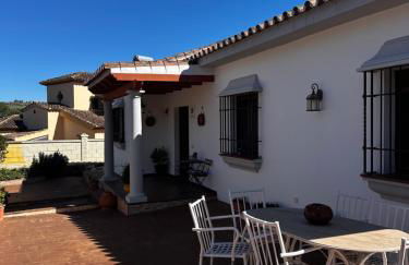 Chalet vacacional con piscina privada - Foto 1