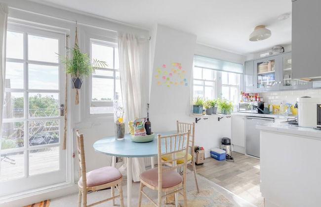 Top Floor 1BD Flat With Balcony - Ladbroke Grove - Foto 18