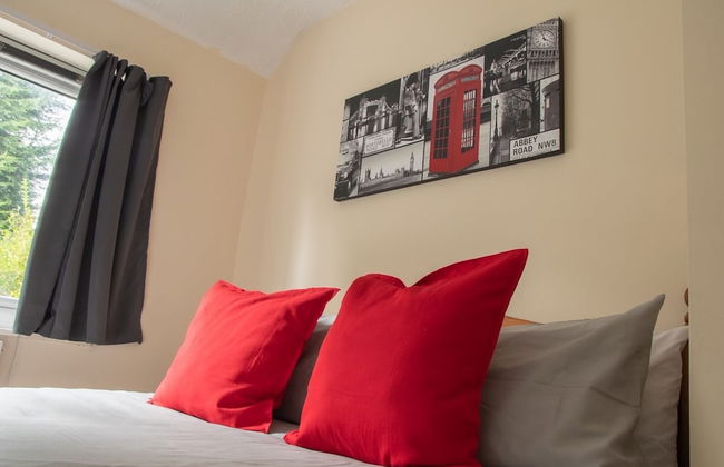 Bridge House 5 Beds up to 8 People Contractors Reunions Long or Short Stays - Foto 3