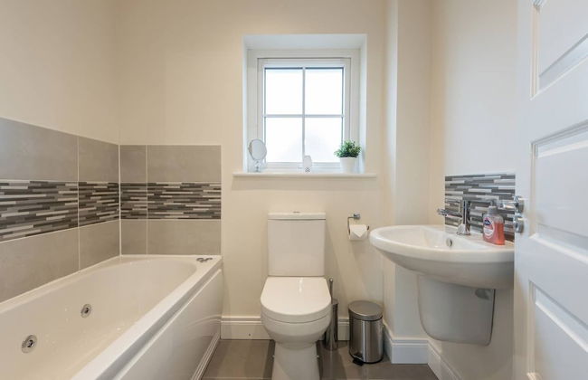 Stylish & Modern 3 Bedroom Home - Foto 15