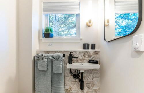 30-Day Minimum Boulder Bright & Modern Private 1BR 2BA ADU - Photo 42