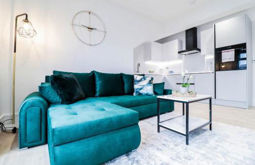 The Booker Retreat - Bright 1BR Top Floor Apt with Free Secure Underground Parking - Foto 42