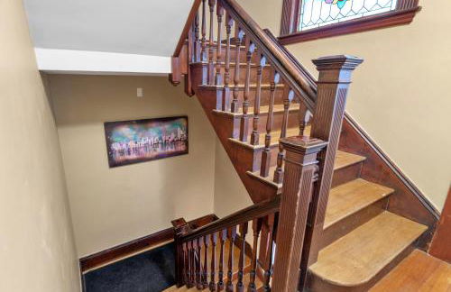 Bright & Spacious 3BR, Mins from Downtown, Easy to Gillette, Parking - Foto 28