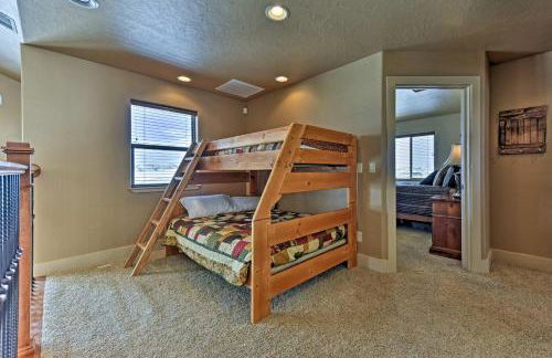 Cabin with Beach Access, Sport Court, Hot Tub and View - Foto 28