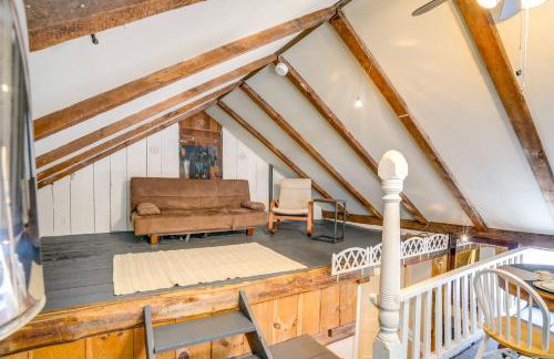 Hike, Fish and Ski Riverside Barn Loft in Lee - Foto 2