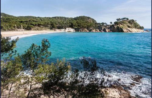 Sunny Costa Brava Getaway with Big Private Terrace - Foto 34