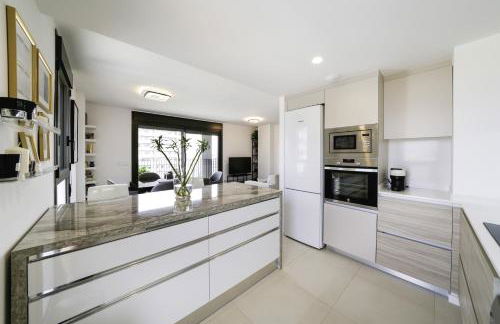 Sunsets and the pool in Barcelona - Foto 11