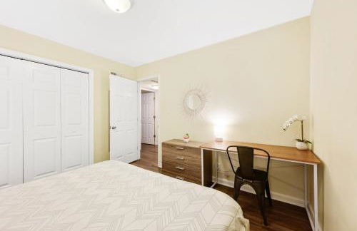 Dapper Digs - King Bed - Long Term Stays - Duke - Foto 14