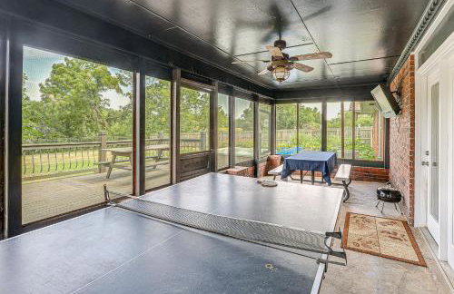 Waterfront Kansas Home with Private Fire Pit! - Foto 2