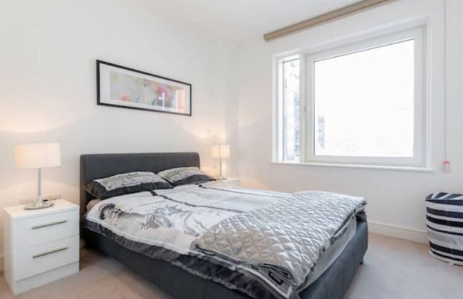 Battersea Reach Luxury Apartments - Photo 4