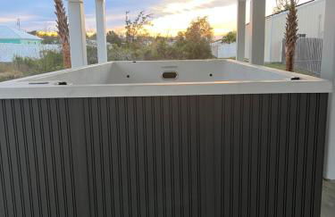 Emerald Coast Retreat 2 4person golf carts large swim spa included - Foto 27