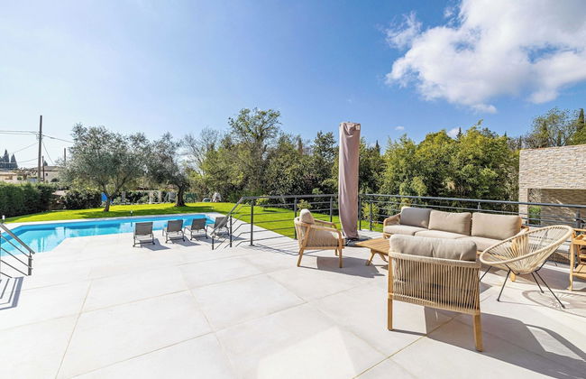 Modern Villa With Heated Pool and Garden - Foto 24