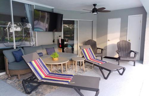 Villa Varona Resort, Heated Pool, Ping-Pong, Pool Table, Fire Pit and Pergola - Foto 49