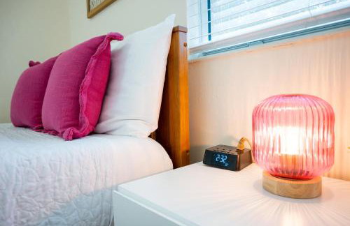 Central Getaway in Little Havana Near Airport, Wynwood, Calle 8 Brickell, Coral Gables and more , Fenced parking - Foto 22