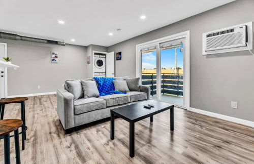 Relaxed 2BR Condo Close to Dining and Entertainment - Foto 15