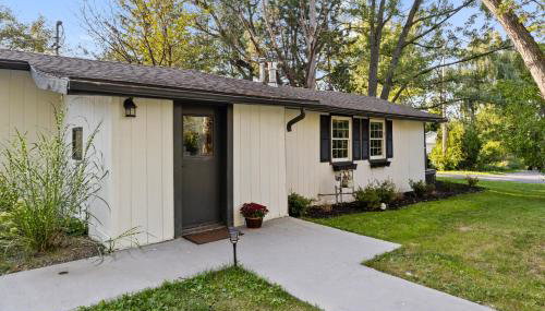 Beautiful Newly Renovated Home With King Bed & Lake Walkable - Foto 5