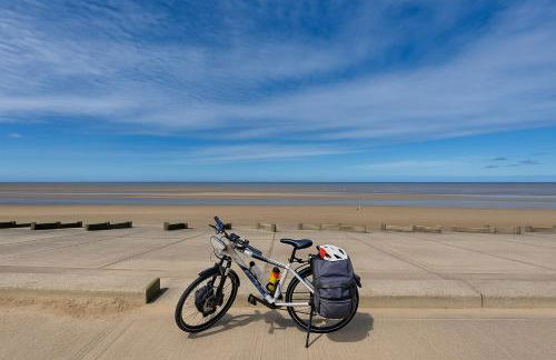 City Centre Apt - Sleeps 6, Parking, Shops & Trains - Foto 48