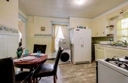 2 Miles to Dtwn! Idyllic Rochester Apt with Hot Tub - Foto 8