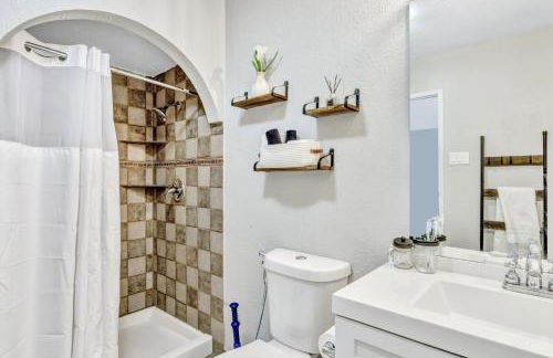 Jacuzzi & Pool House w/Game Room + Fire table - Foto 46