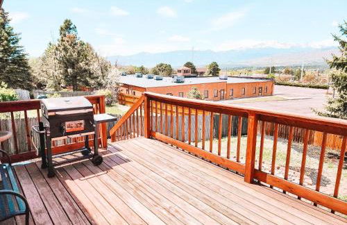 Theater Room Pet Friendly Near AF Academy Peaceful - Foto 3