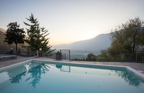 Lakeside Mansion With Pool - Foto 12