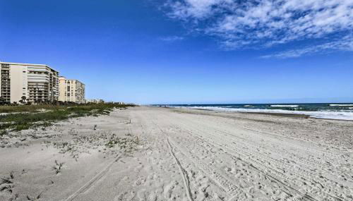 Central Cocoa Beach Condo with View, Steps to Beach! - Foto 2
