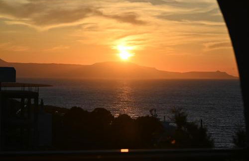 Unick Seaview Luxury Living - Photo 18