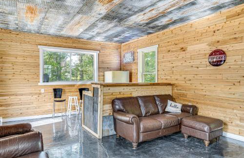 Lake Escape with Hot Tub and Docks in Hope! - Foto 24