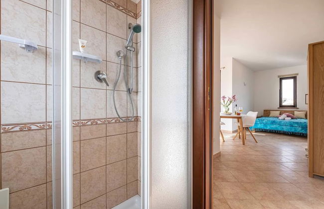 Amazing Detached Villa for 8 Guests Near Stintino - Photo 26