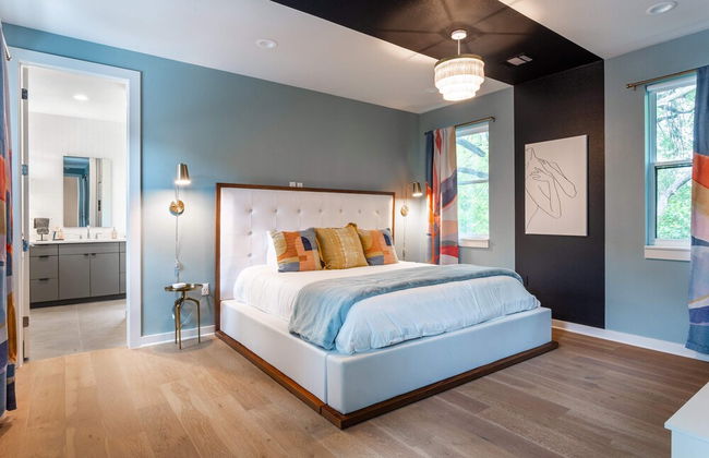 Upstay - Pristine Pool Palace - 7min to Rainey St - Photo 25