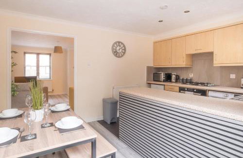 Modern and Stylish Home away from Home - Foto 12