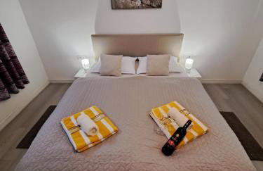 Apartments Orlić - Self check-in with code, WI-FI, Netflix, smart TV, garden, terrace - Photo 27