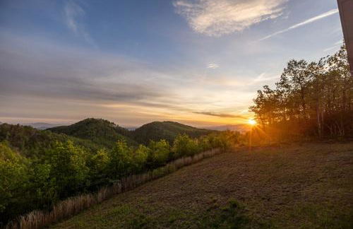 Mountain Top Escape w Hot Tub, Fireplace and Views - Foto 41