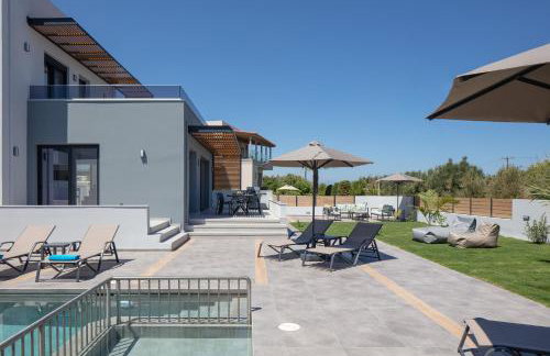 Sunnyside Villas, Just Steps to the Beach & Restaurants, By ThinkVilla - Photo 50